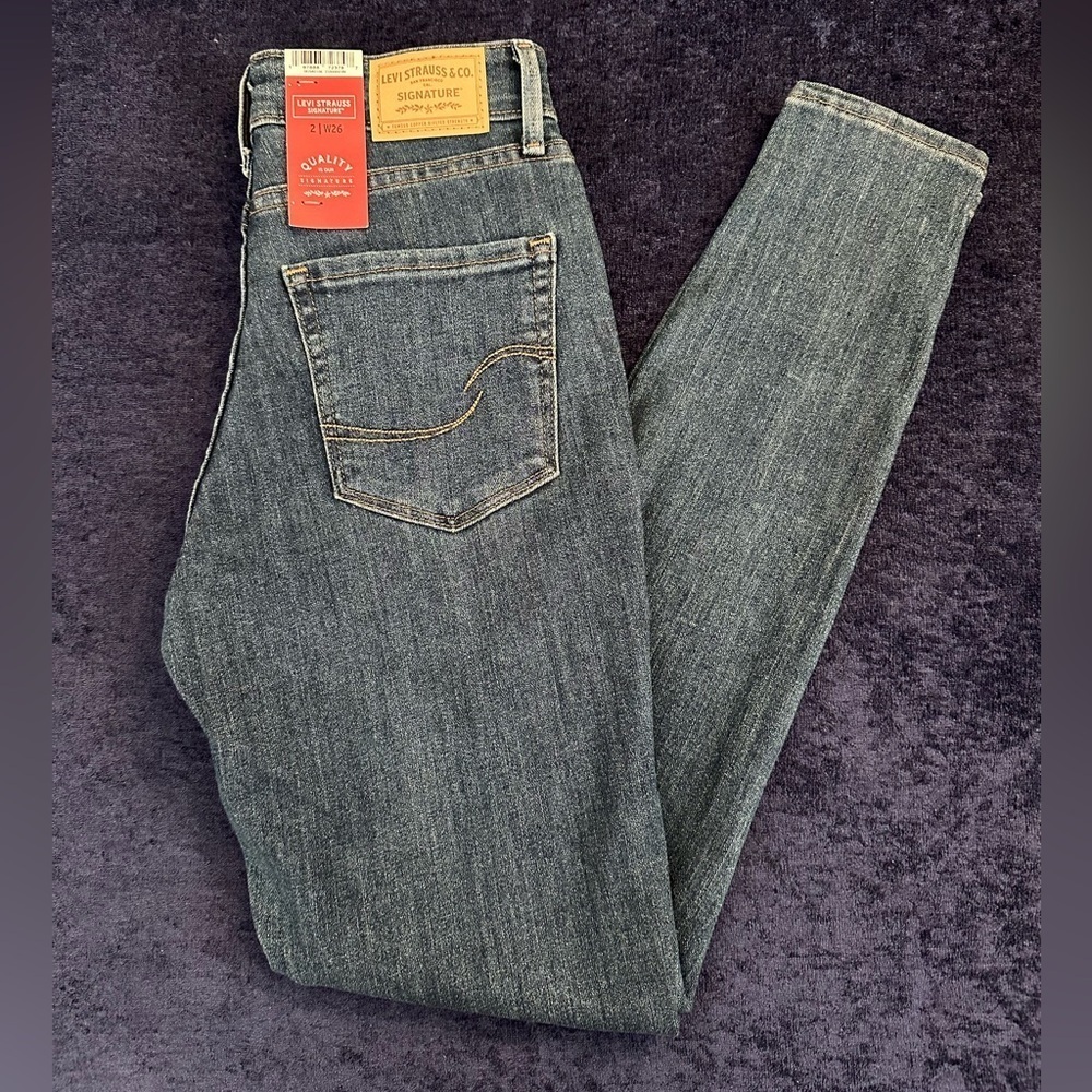 High Rise Blue Jeans - Picture 4 of 10
